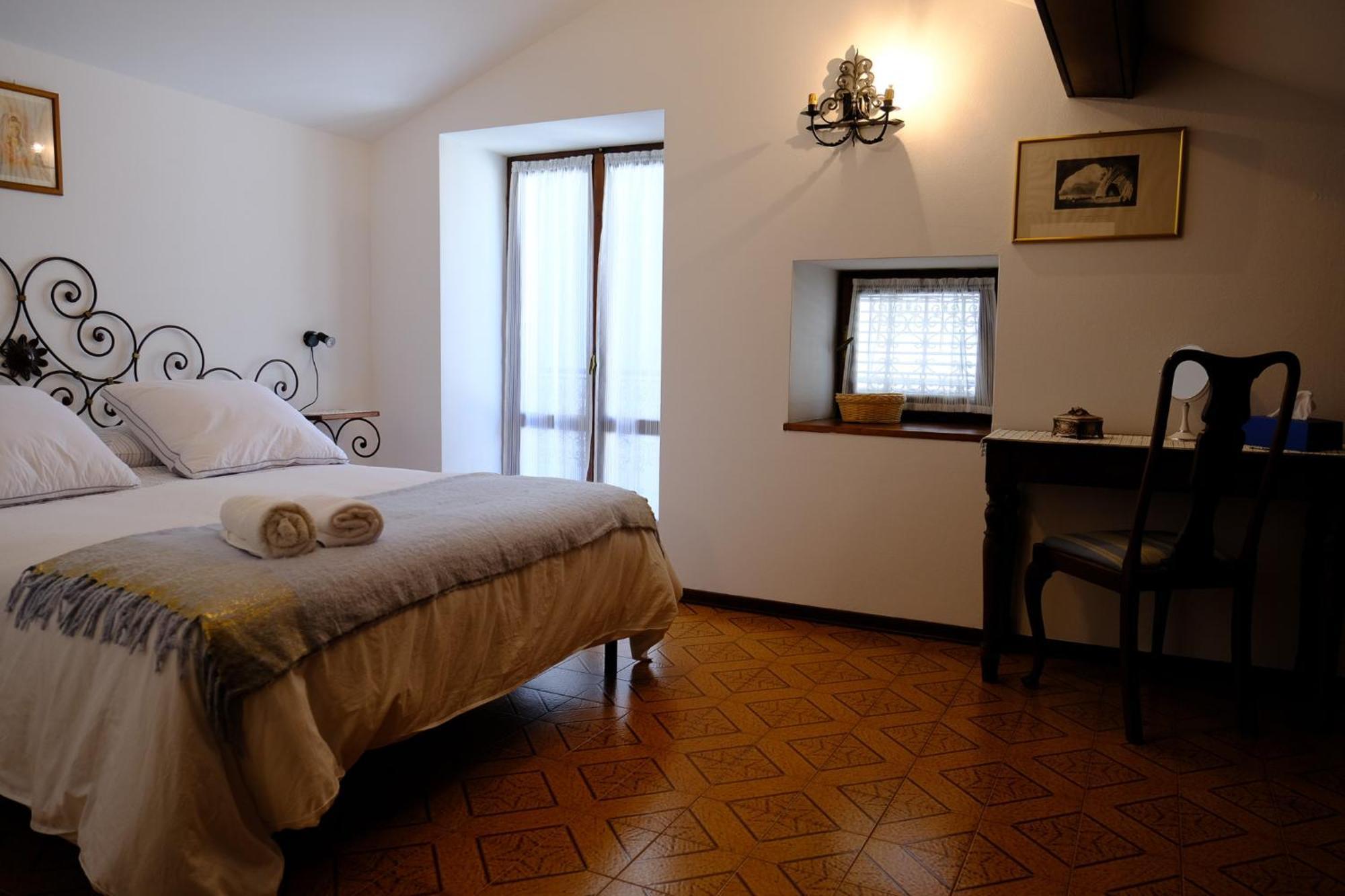 瓦伦纳La Casa Dei Perci公寓 外观 照片