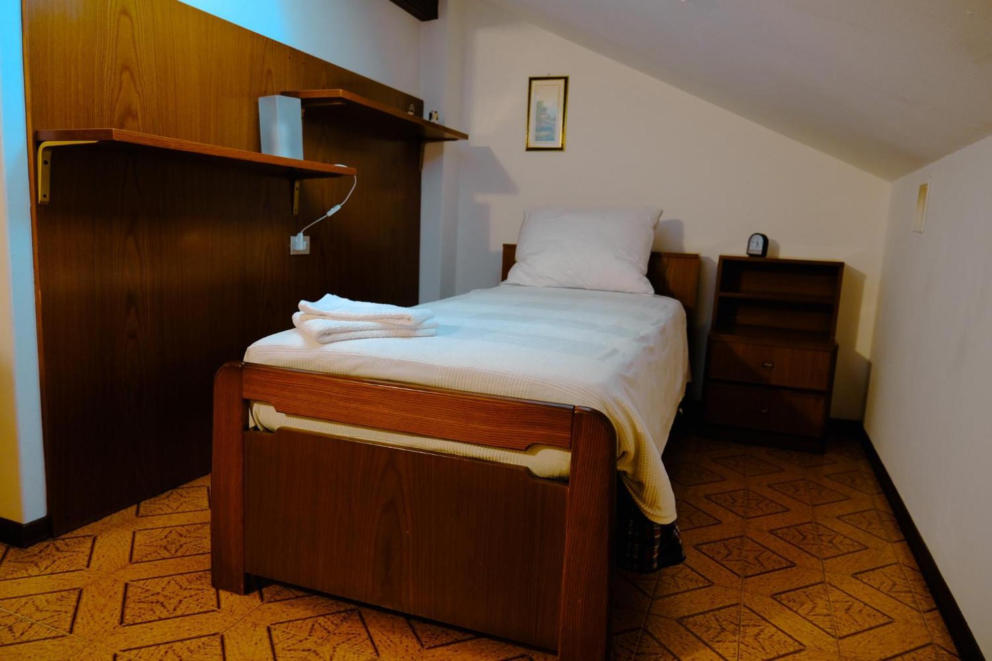 瓦伦纳La Casa Dei Perci公寓 外观 照片